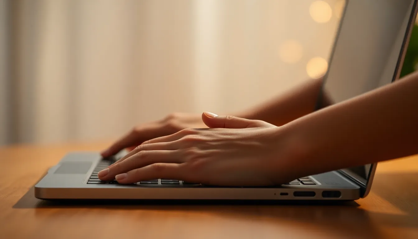 온라인 부정성을 차단하는 스마트폰 앱 화면 이미지